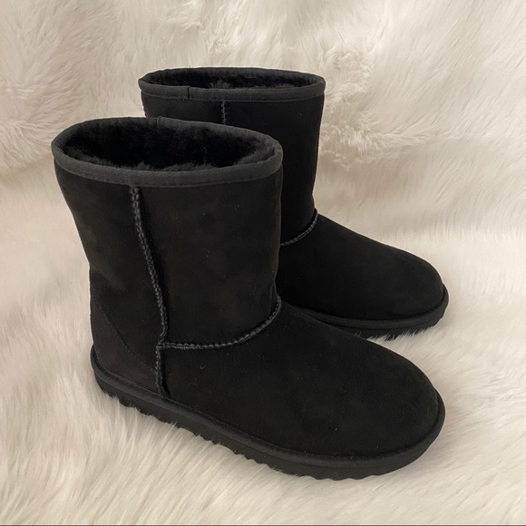 UGG Classic Short Boots Kid’s 6 (Fits Women’s 8) NWOB - Picture 2 of 15